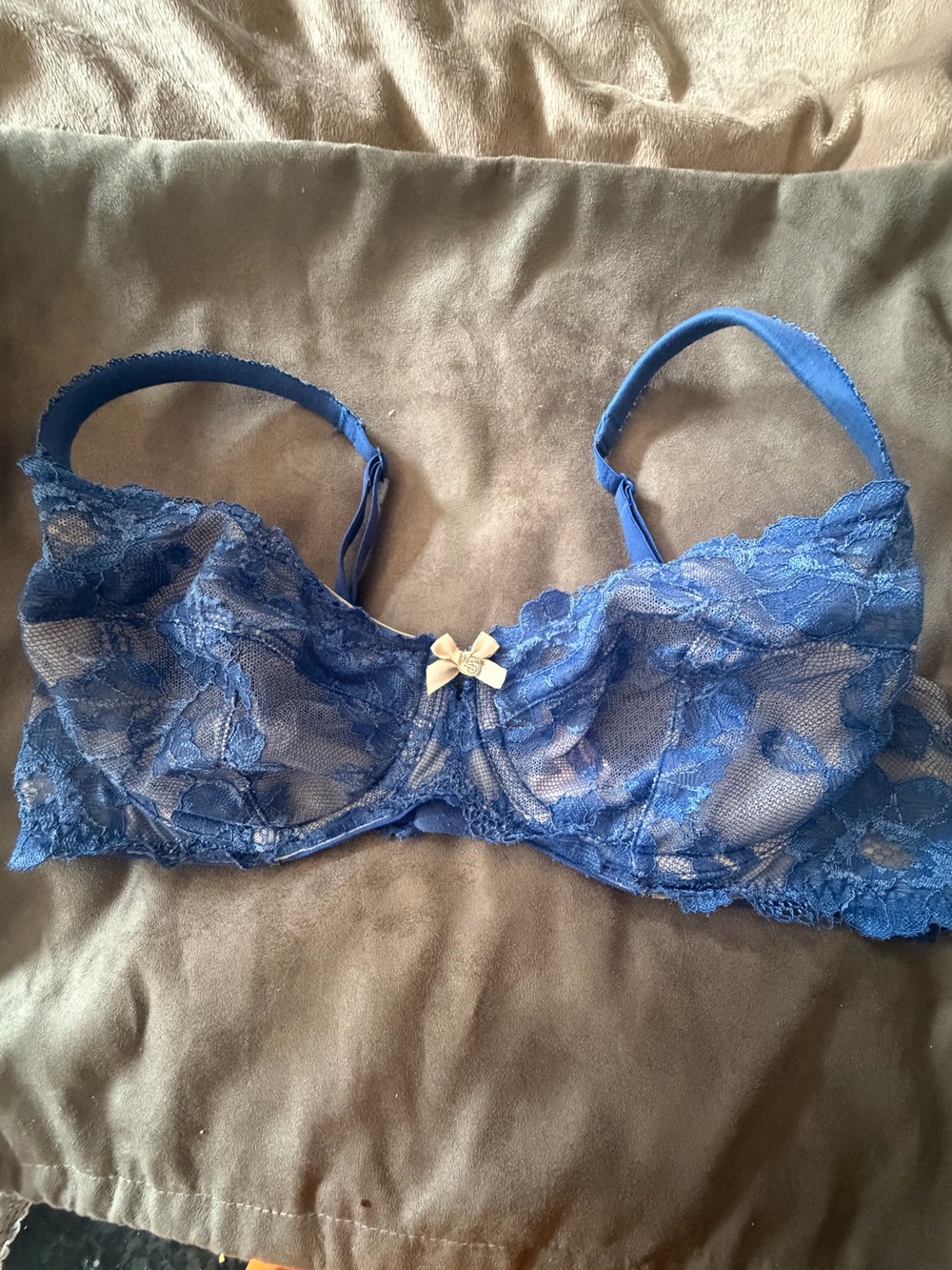 Victoria’s Secret Body by Victoria Unlined Demi Bra, size 36D